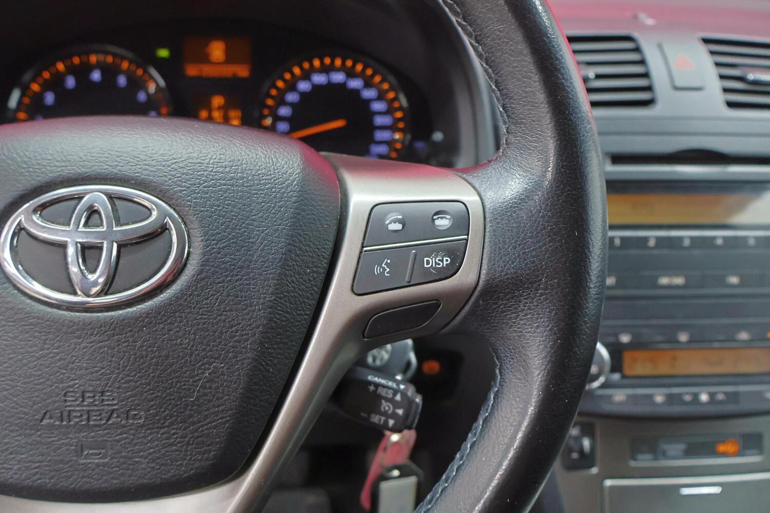 Toyota Avensis vaihtoauto