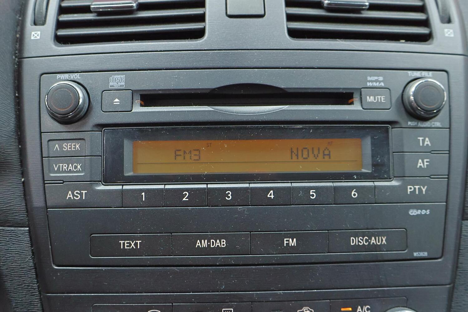 Toyota Avensis vaihtoauto