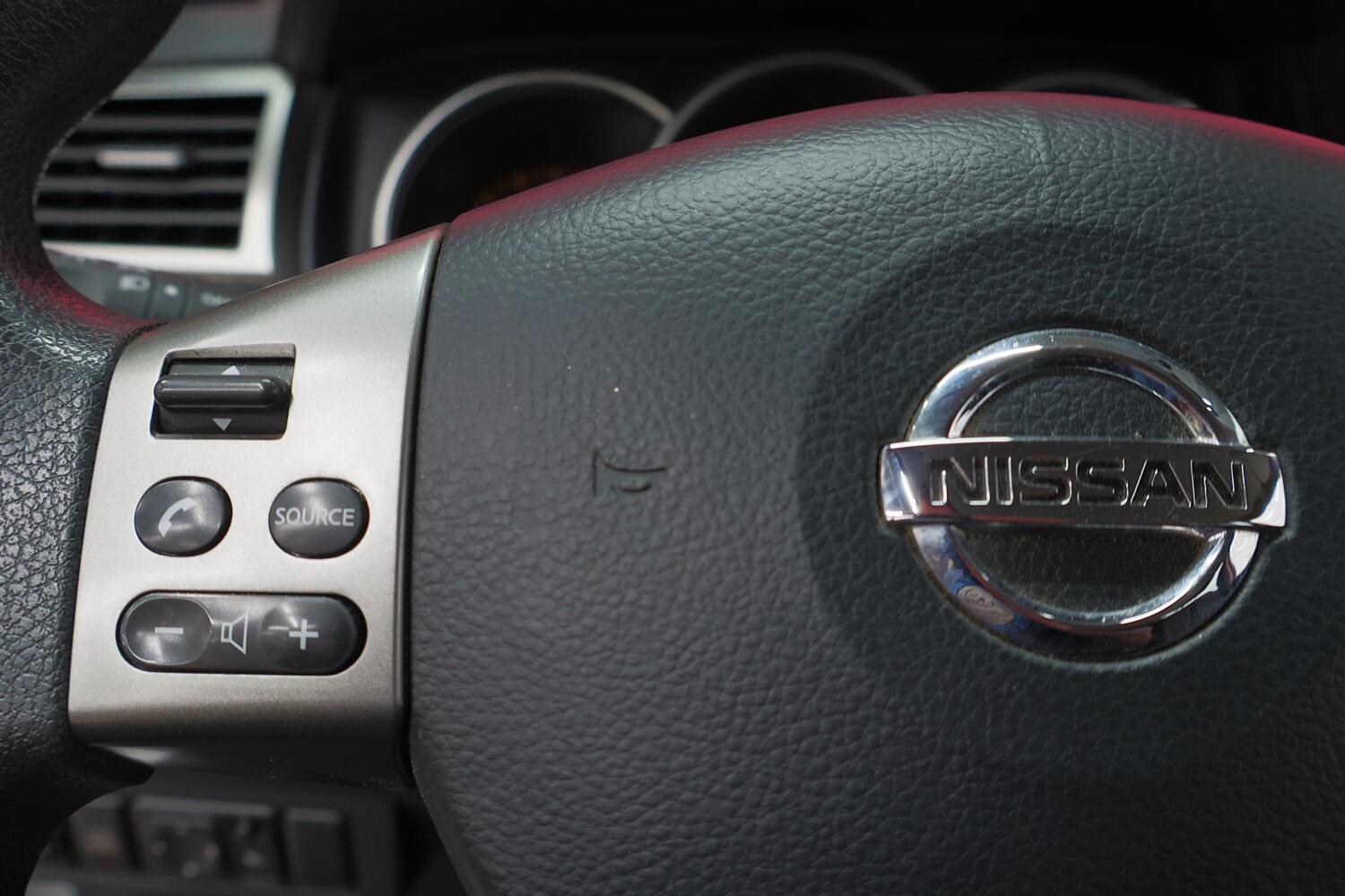 Nissan Tiida vaihtoauto