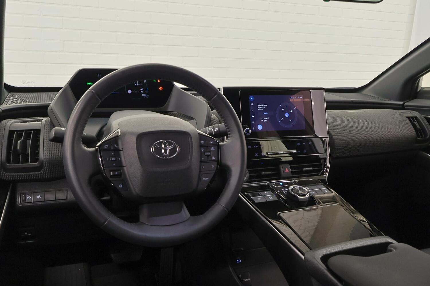 Toyota bZ4X vaihtoauto