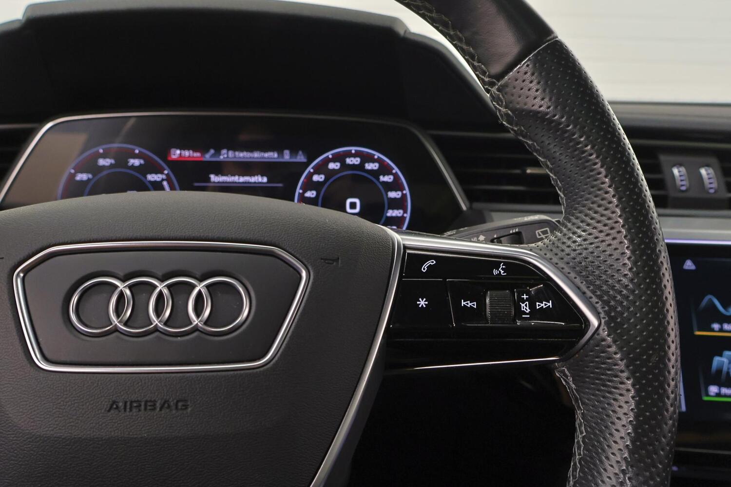 Audi e-tron vaihtoauto