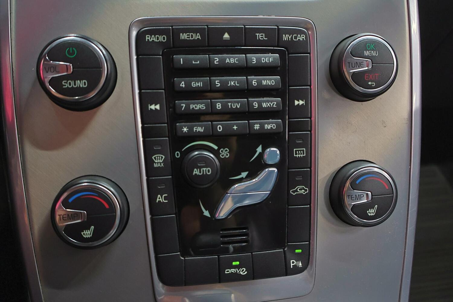 Volvo V70 vaihtoauto