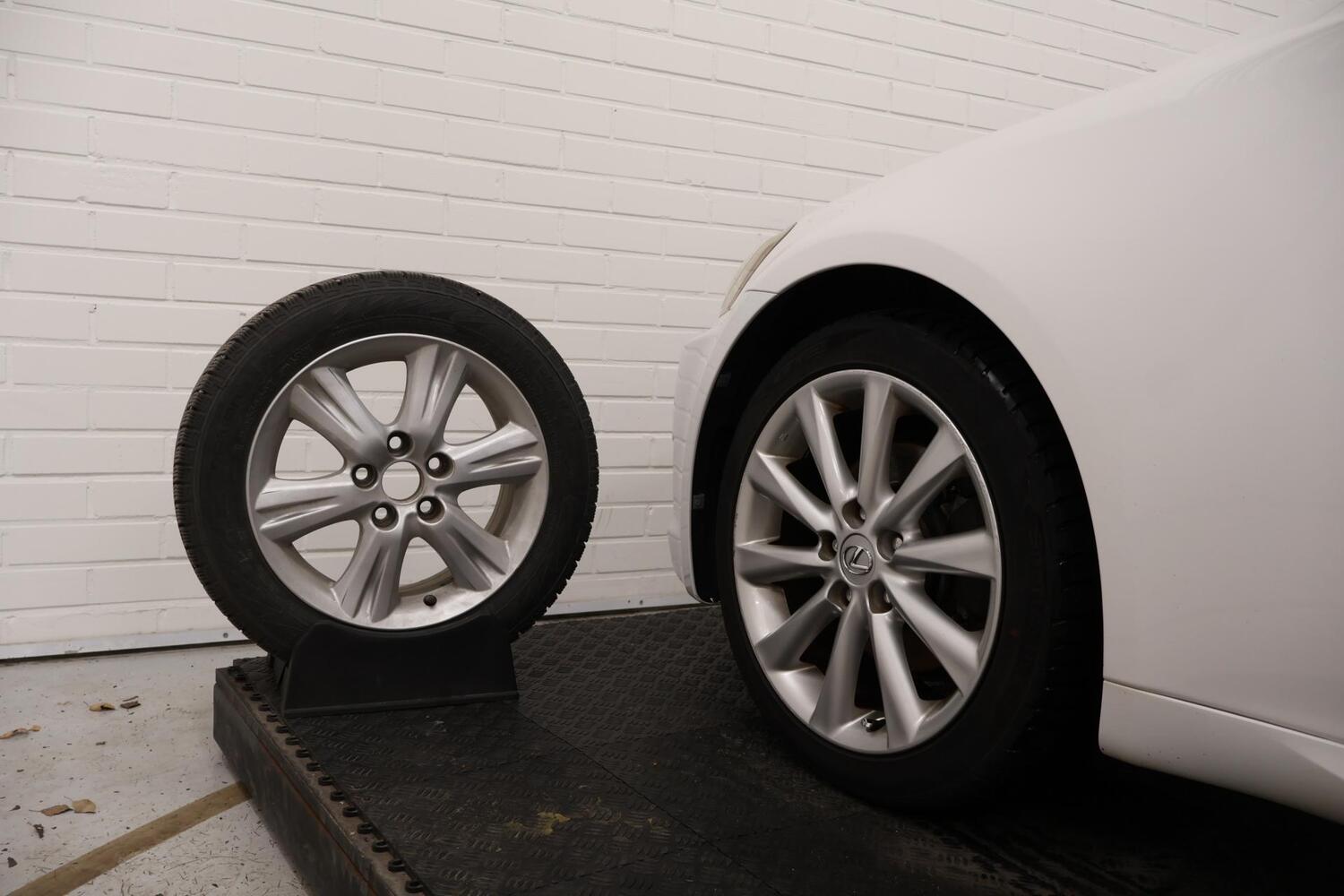 Lexus IS vaihtoauto