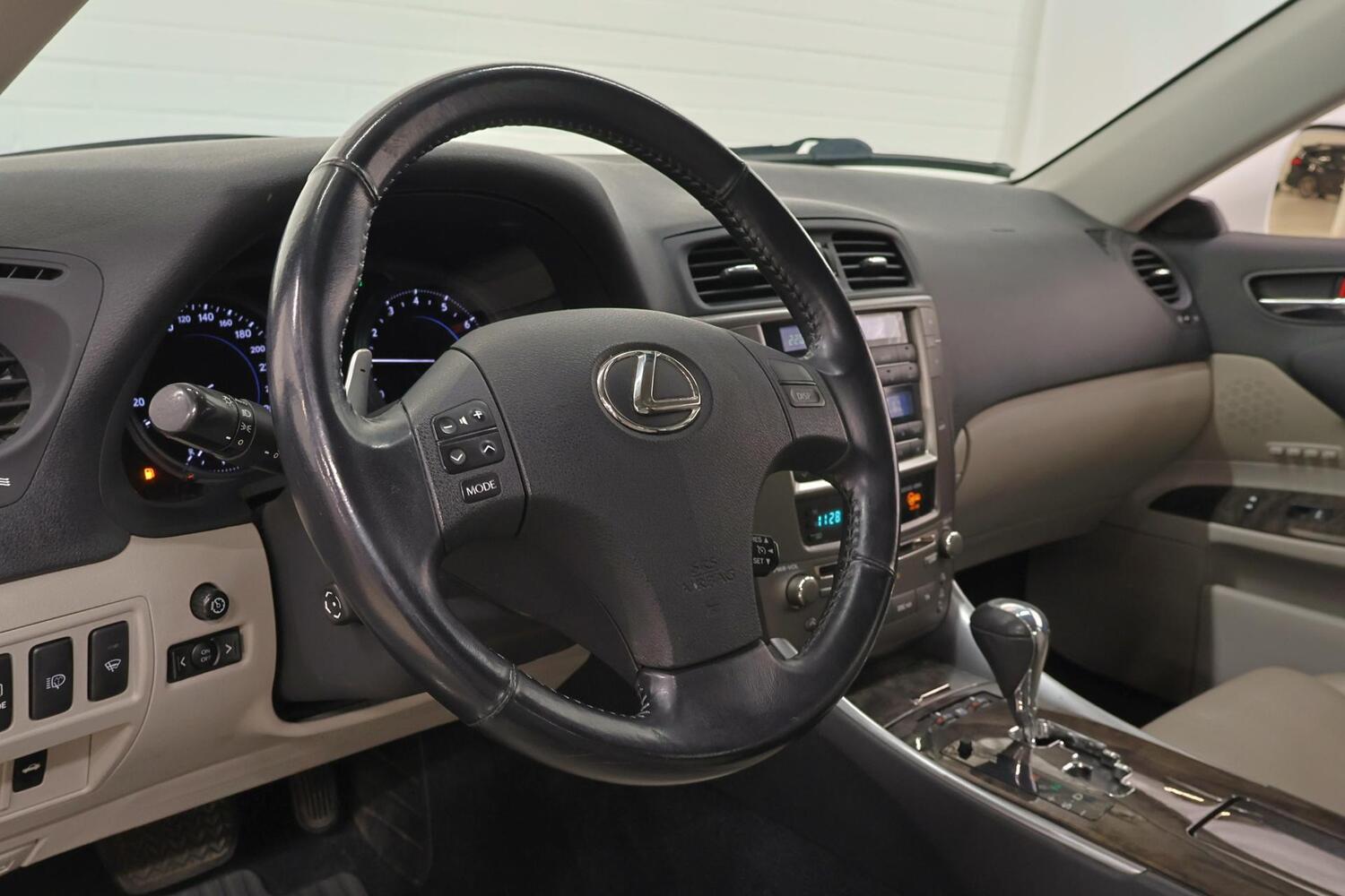 Lexus IS vaihtoauto