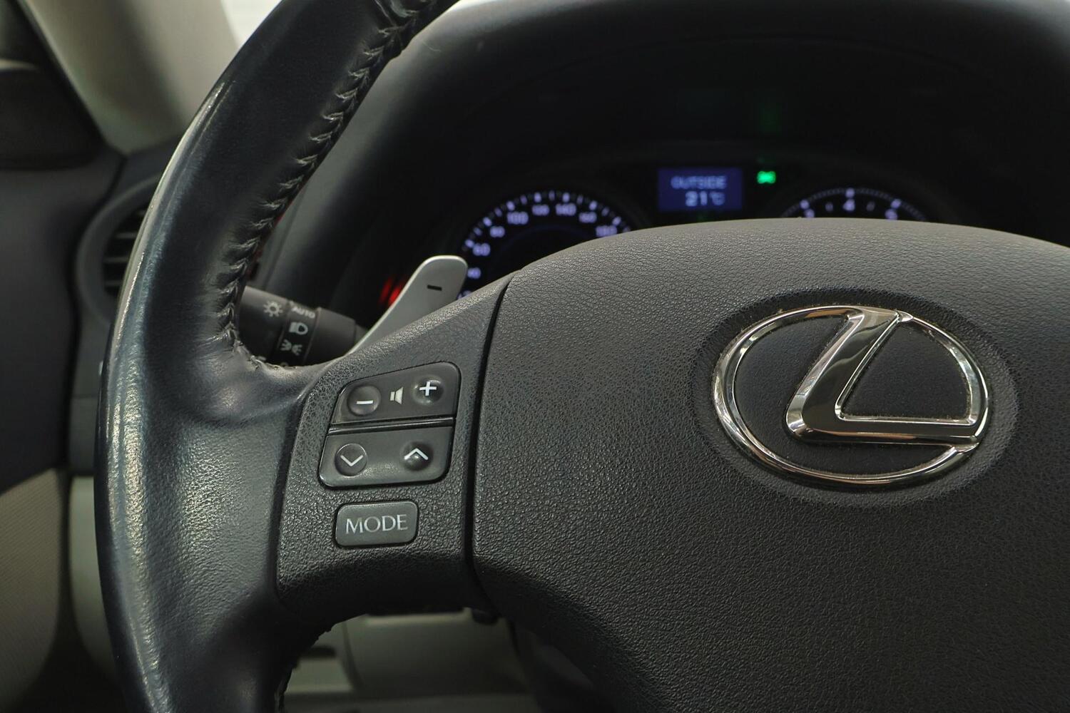 Lexus IS vaihtoauto