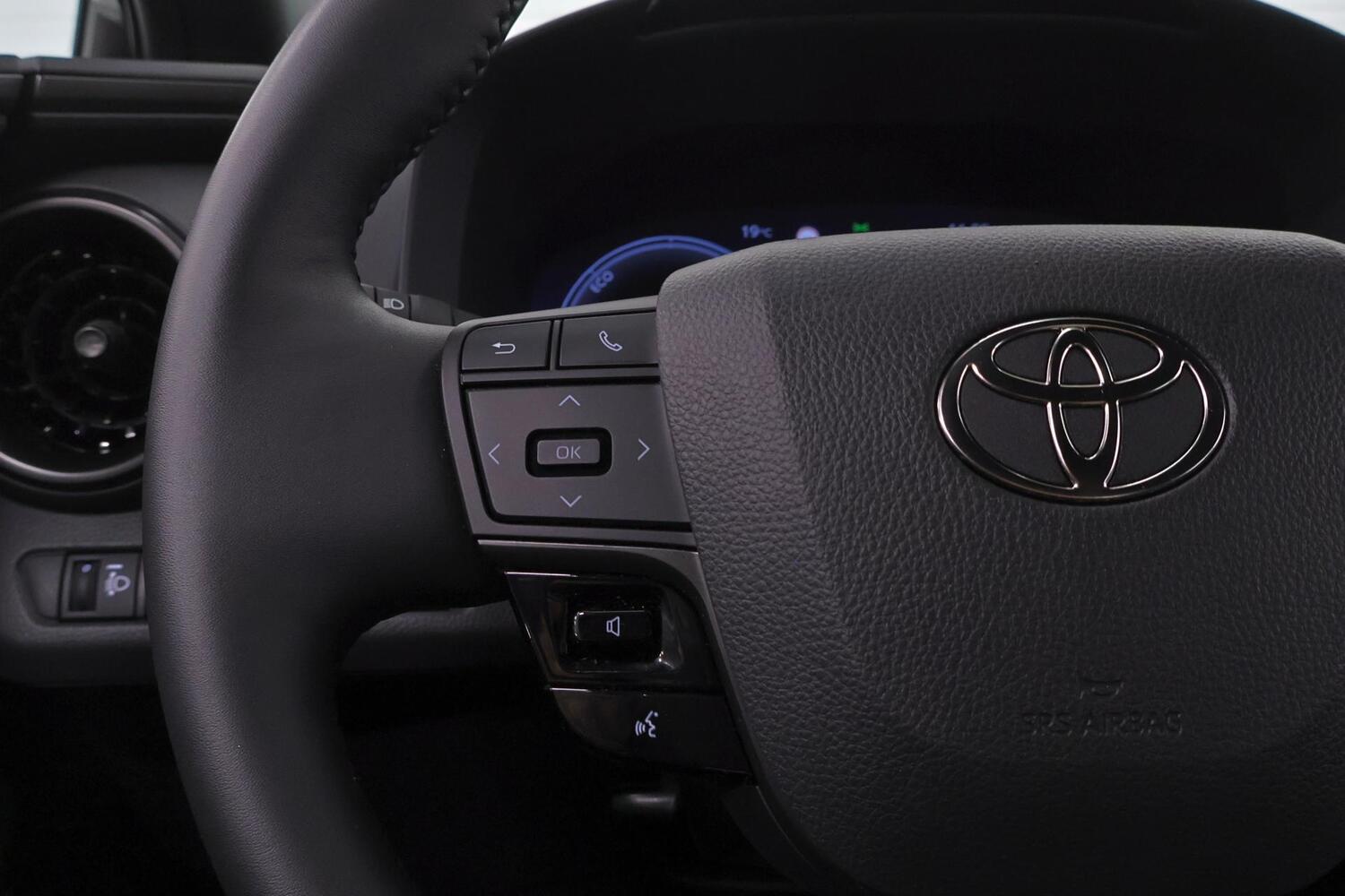 Toyota C-HR vaihtoauto