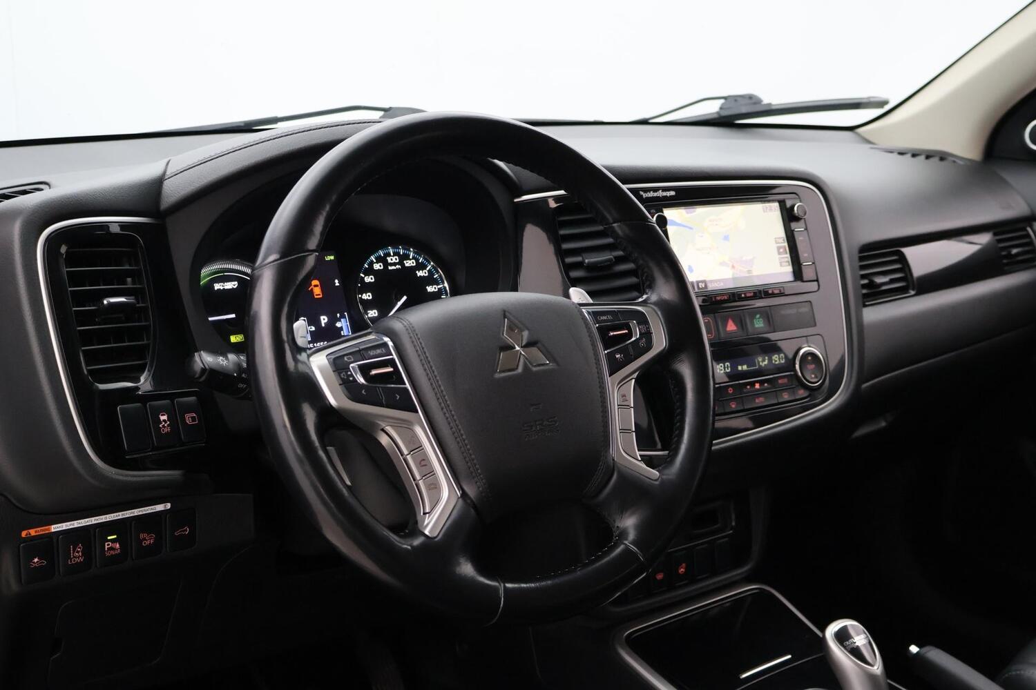 Mitsubishi Outlander PHEV vaihtoauto