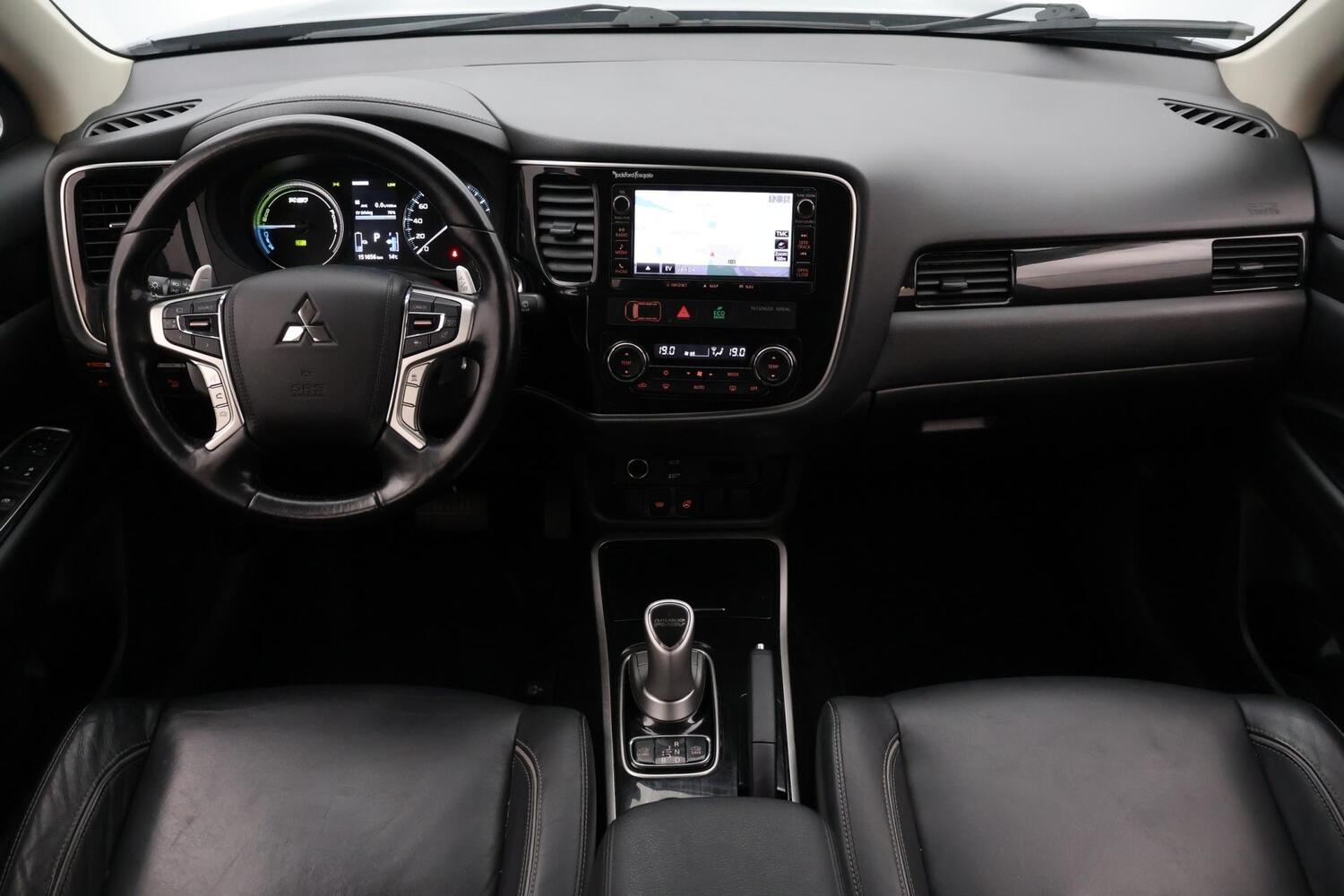 Mitsubishi Outlander PHEV vaihtoauto