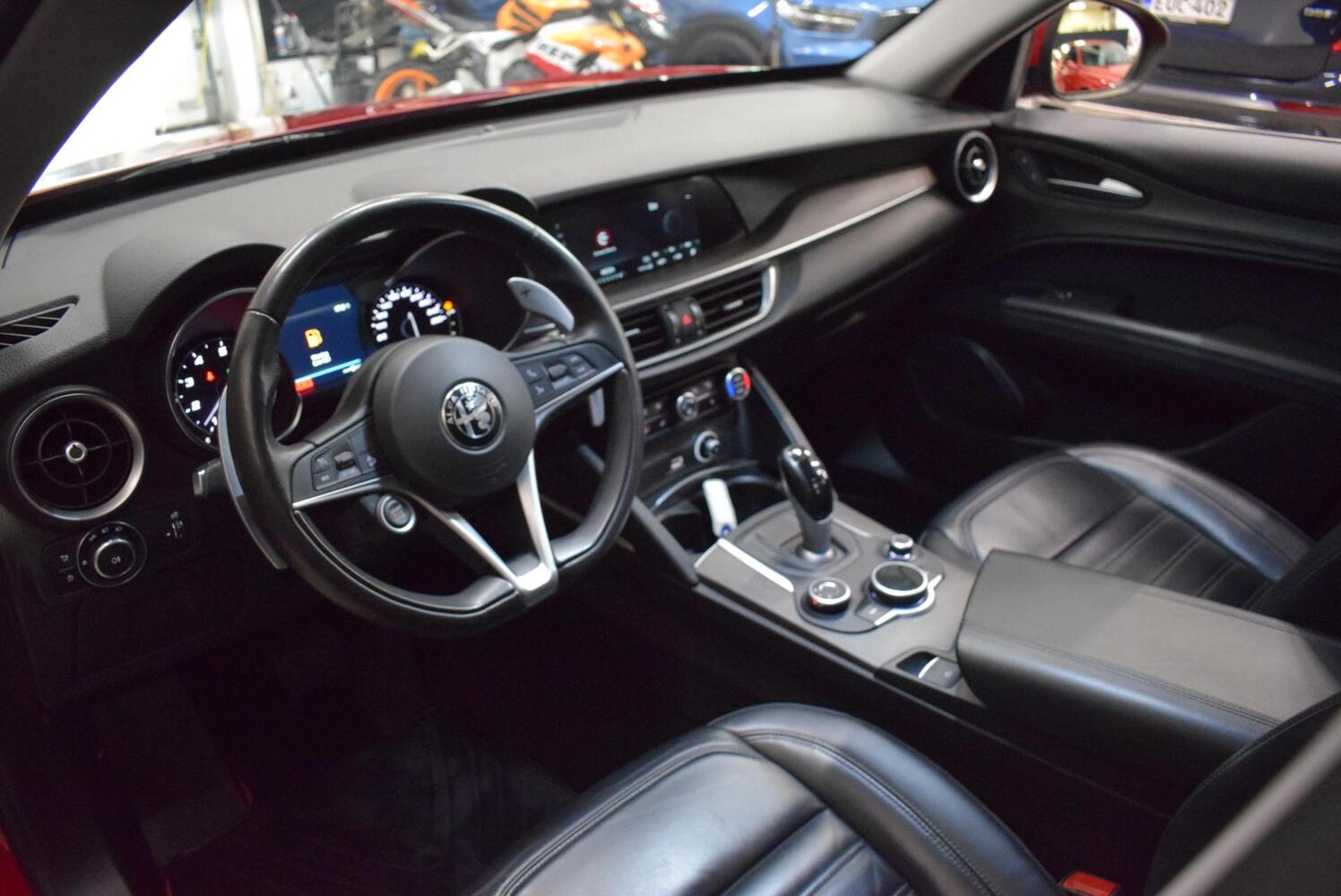 Alfa Romeo Stelvio vaihtoauto