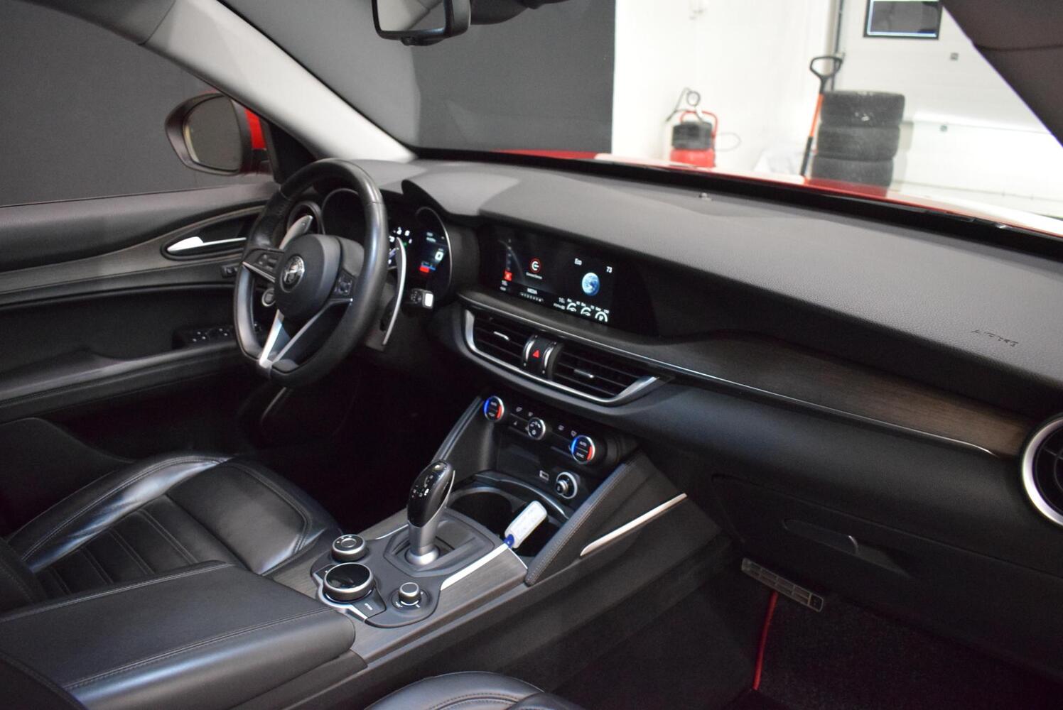 Alfa Romeo Stelvio vaihtoauto