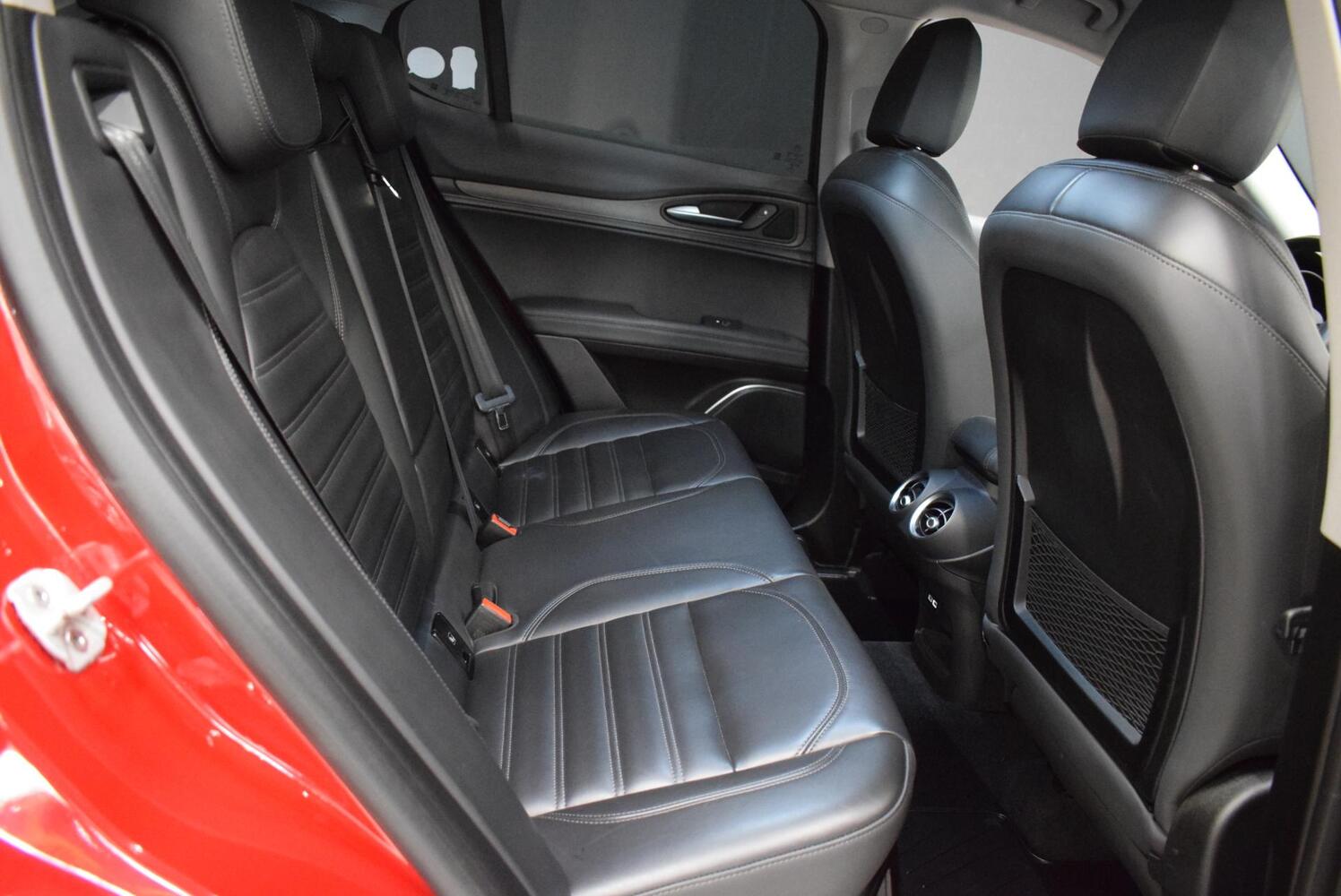 Alfa Romeo Stelvio vaihtoauto