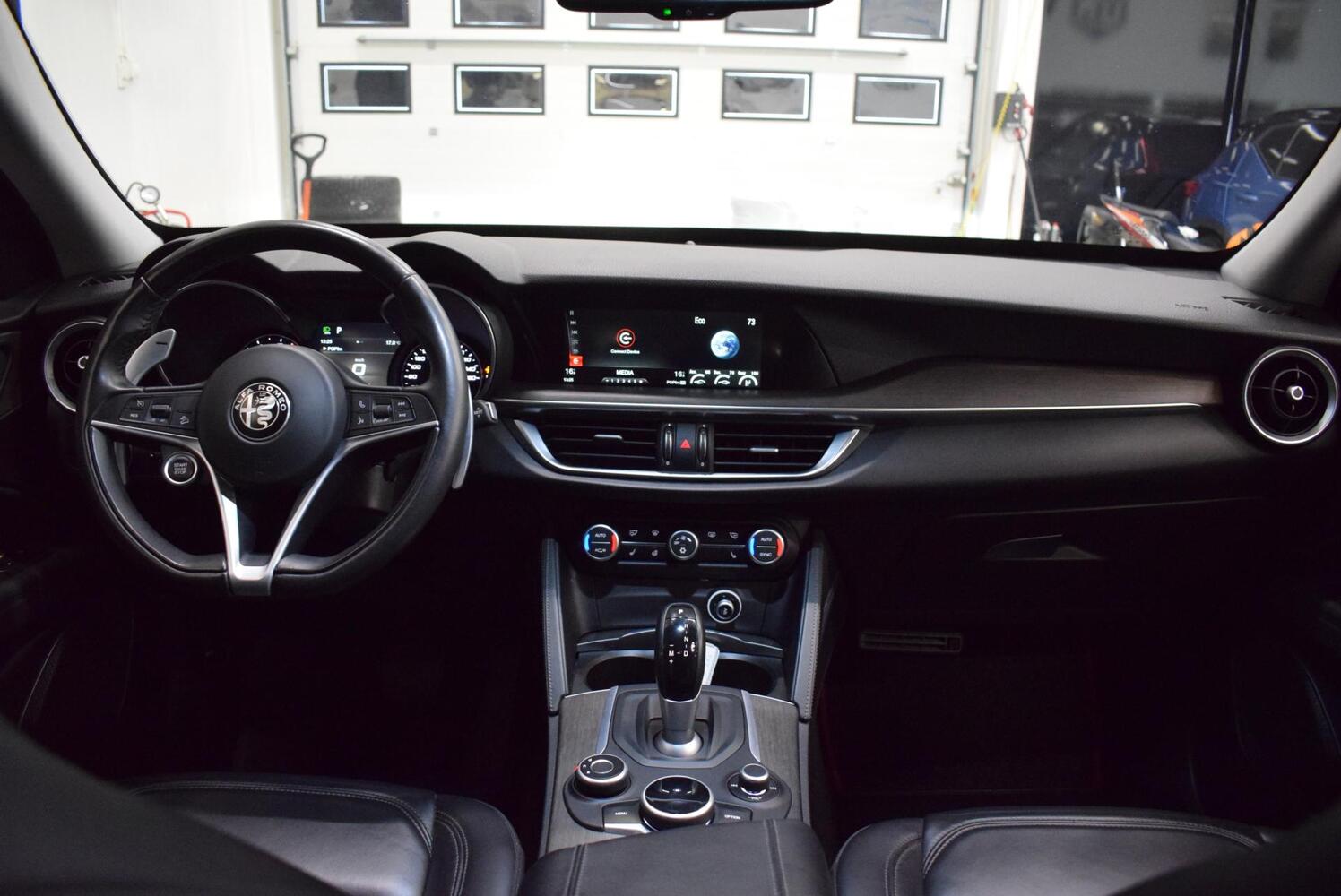 Alfa Romeo Stelvio vaihtoauto