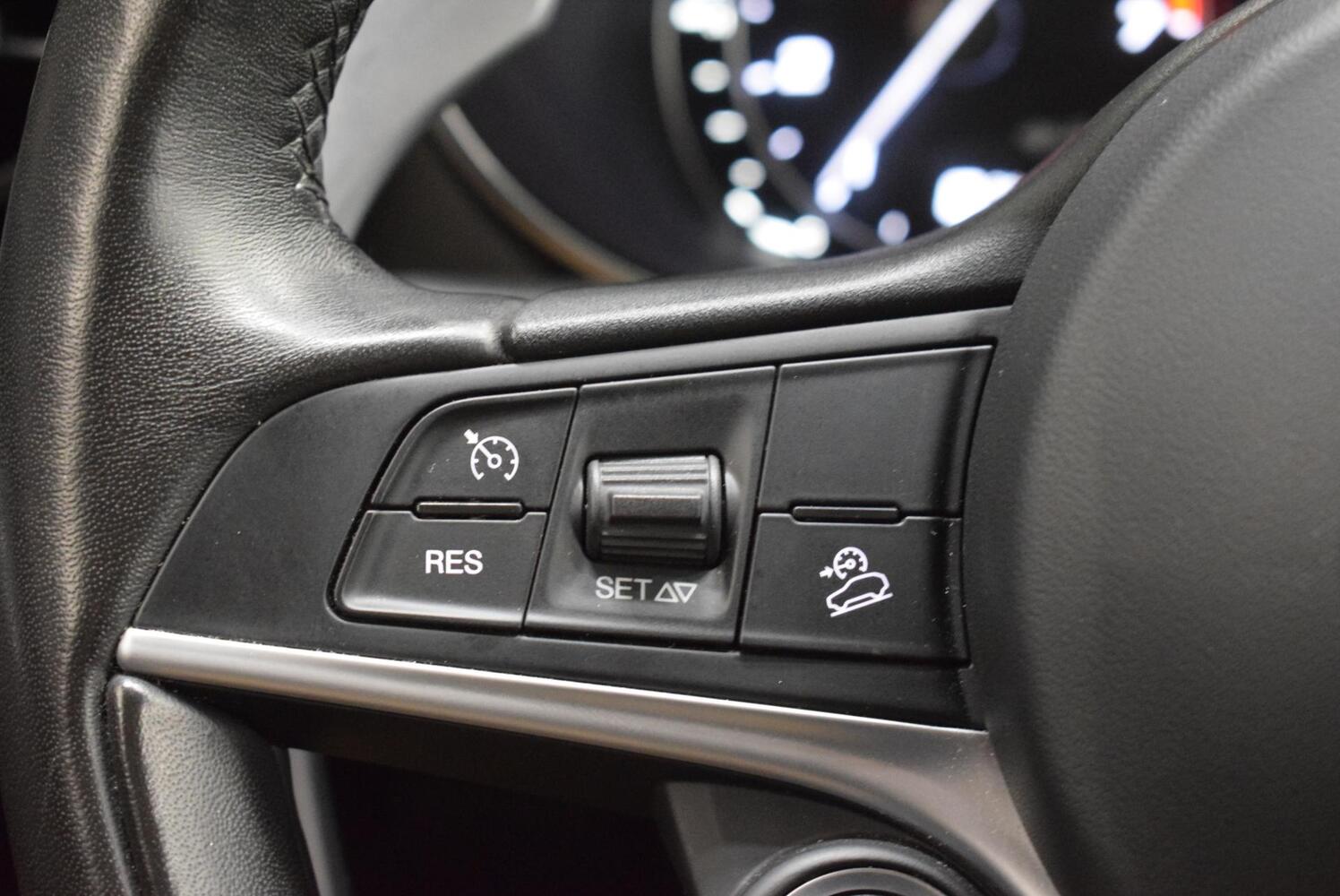 Alfa Romeo Stelvio vaihtoauto