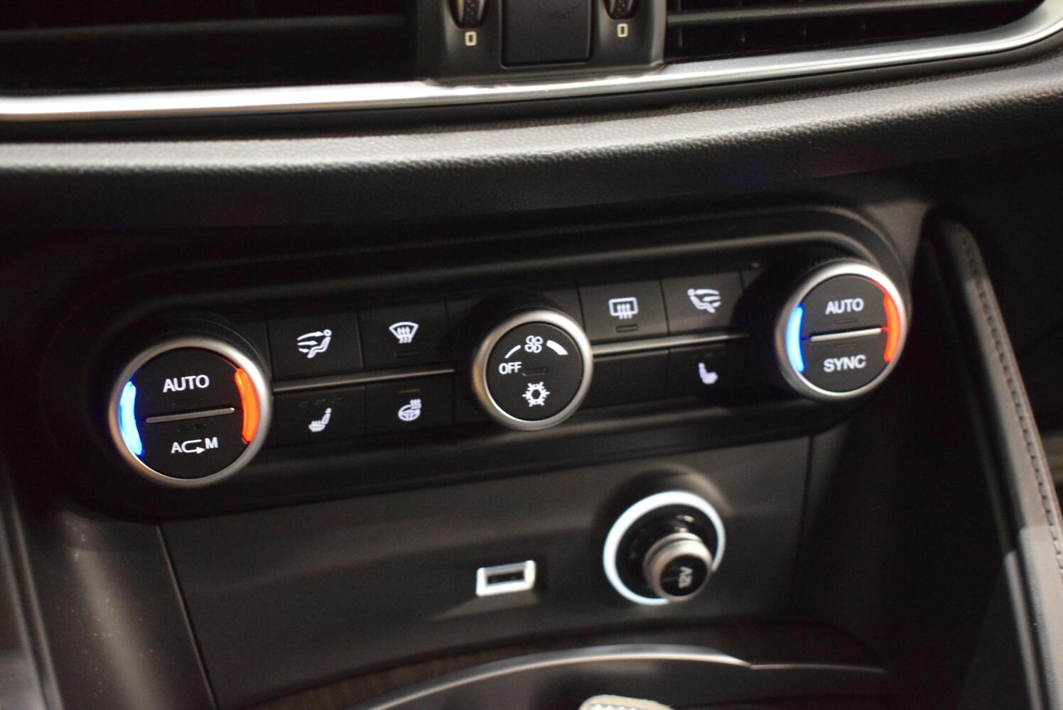 Alfa Romeo Stelvio vaihtoauto