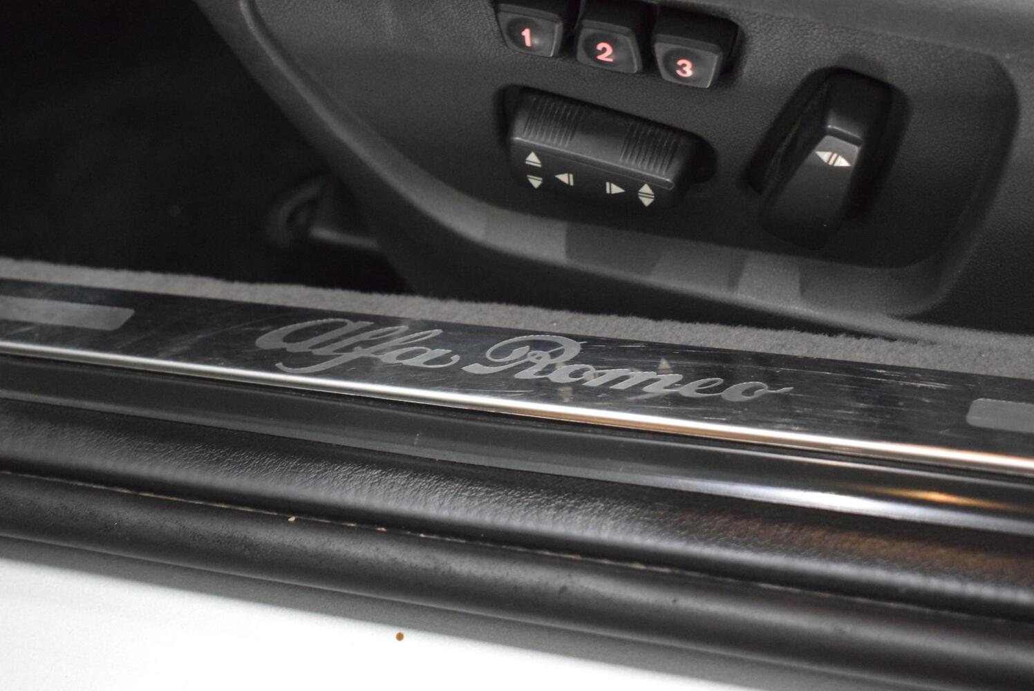Alfa Romeo Brera vaihtoauto