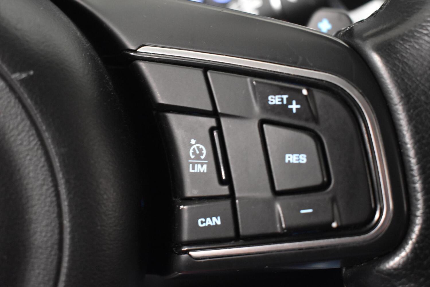 Jaguar XE vaihtoauto