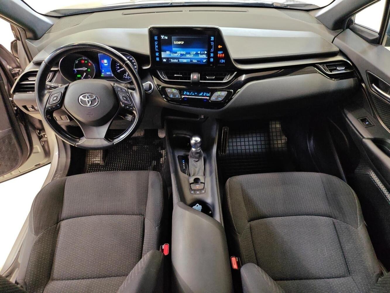 Toyota C-HR vaihtoauto