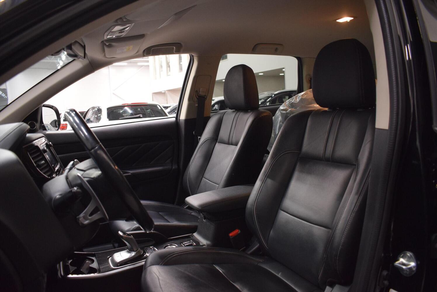 Mitsubishi Outlander PHEV vaihtoauto