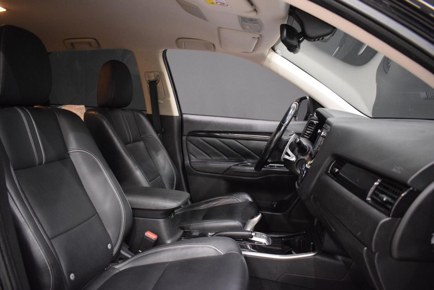 Mitsubishi Outlander PHEV vaihtoauto