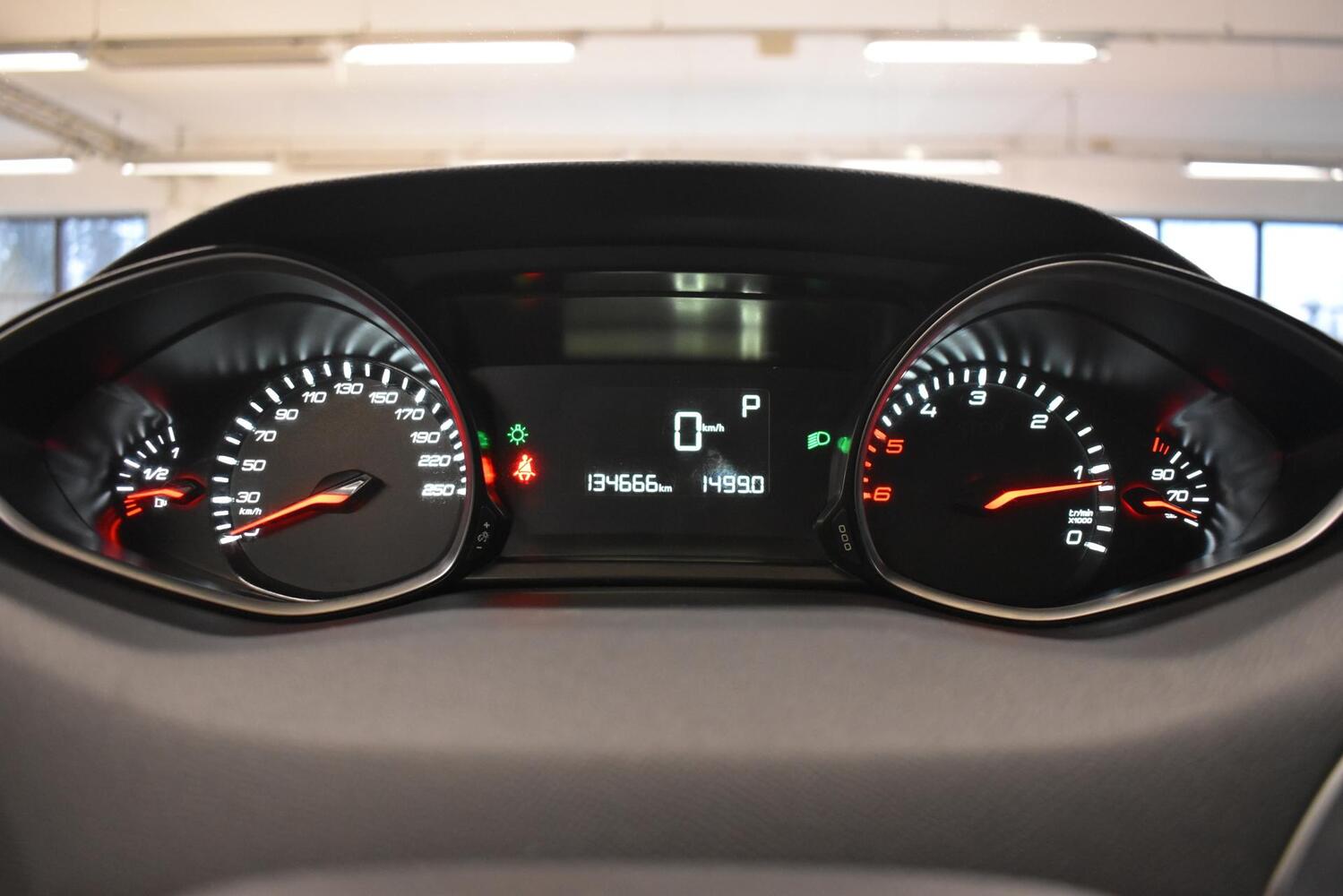 Peugeot 308 vaihtoauto