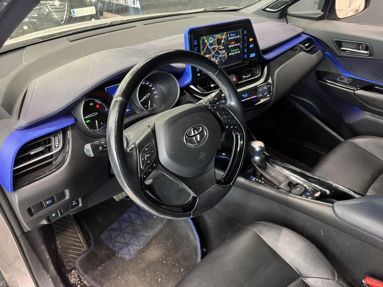 Toyota C-HR vaihtoauto