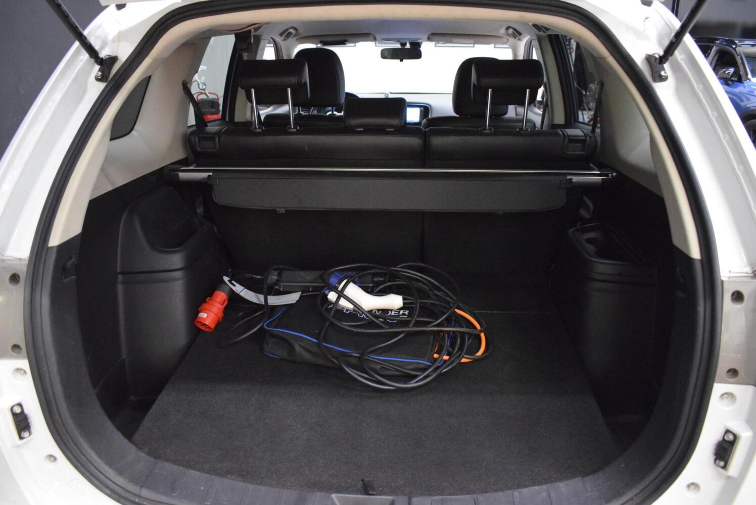 Mitsubishi Outlander PHEV vaihtoauto