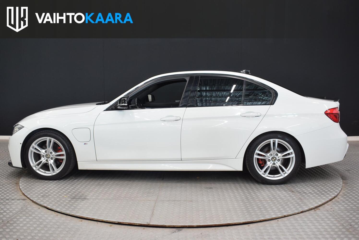 BMW 330 vaihtoauto