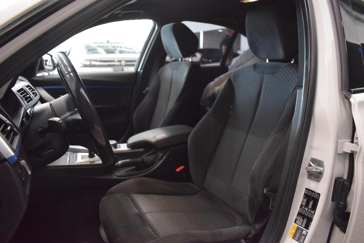 BMW 330 vaihtoauto