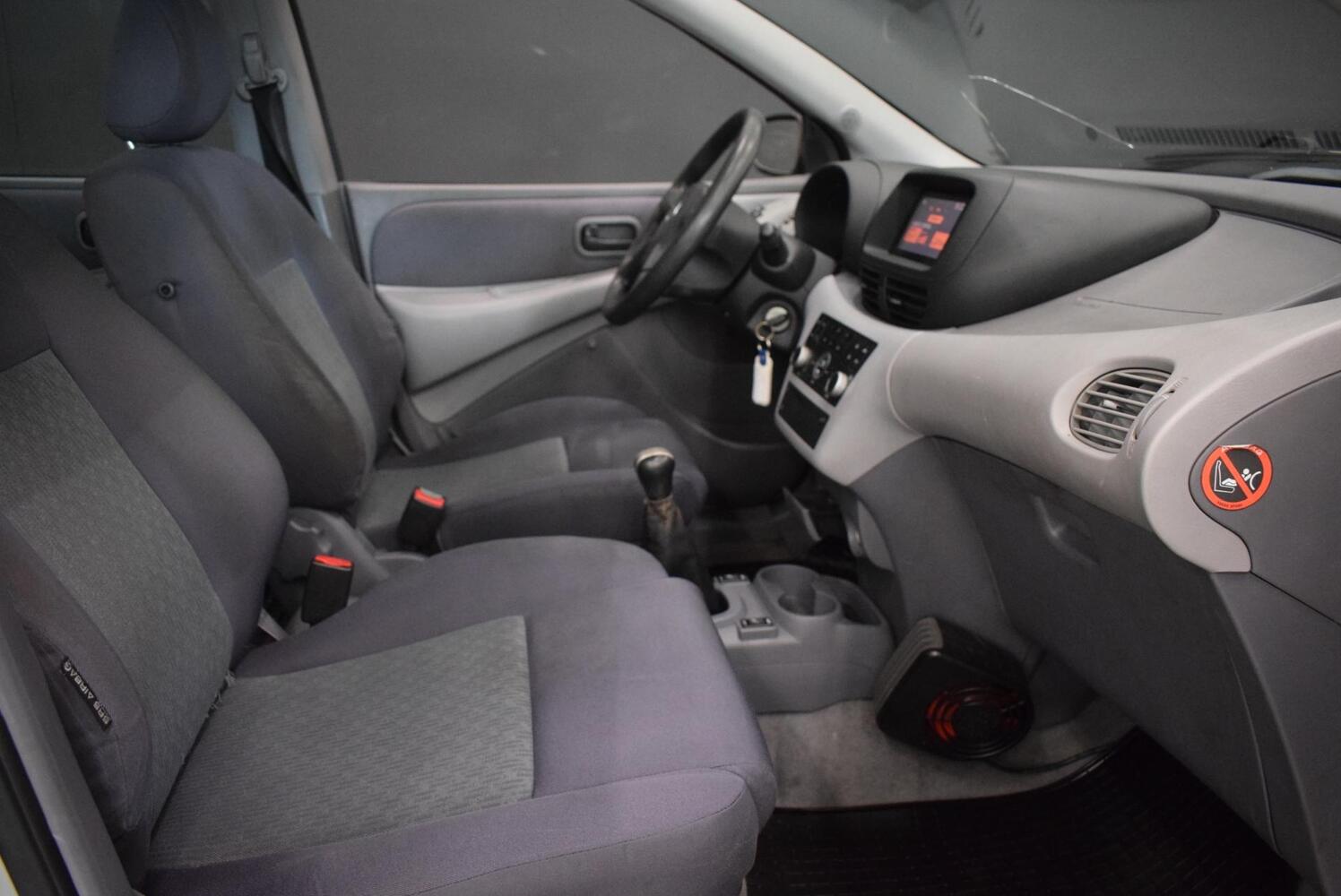 Nissan Almera Tino vaihtoauto