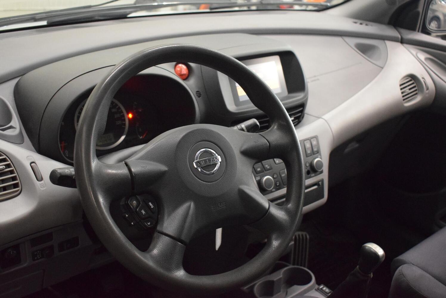 Nissan Almera Tino vaihtoauto