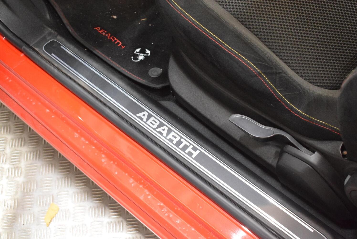 Fiat-Abarth Punto vaihtoauto