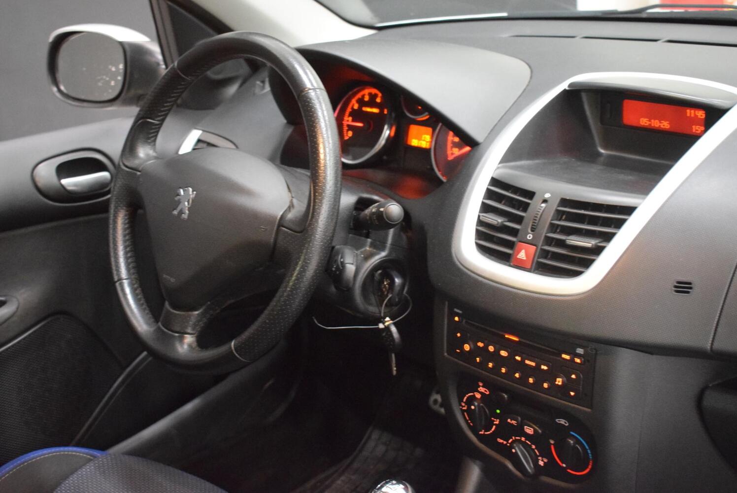 Peugeot 206 + vaihtoauto