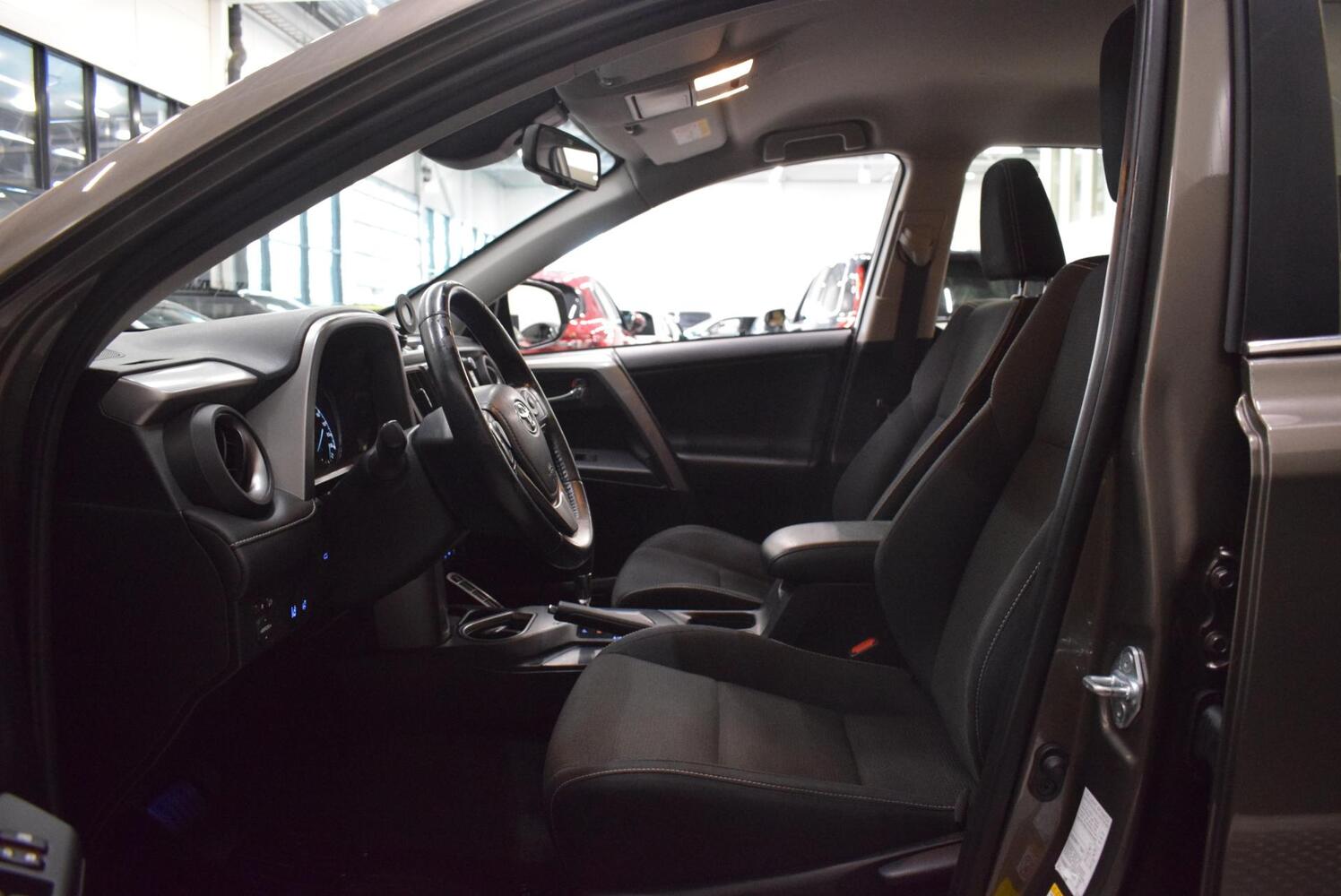Toyota RAV4 vaihtoauto