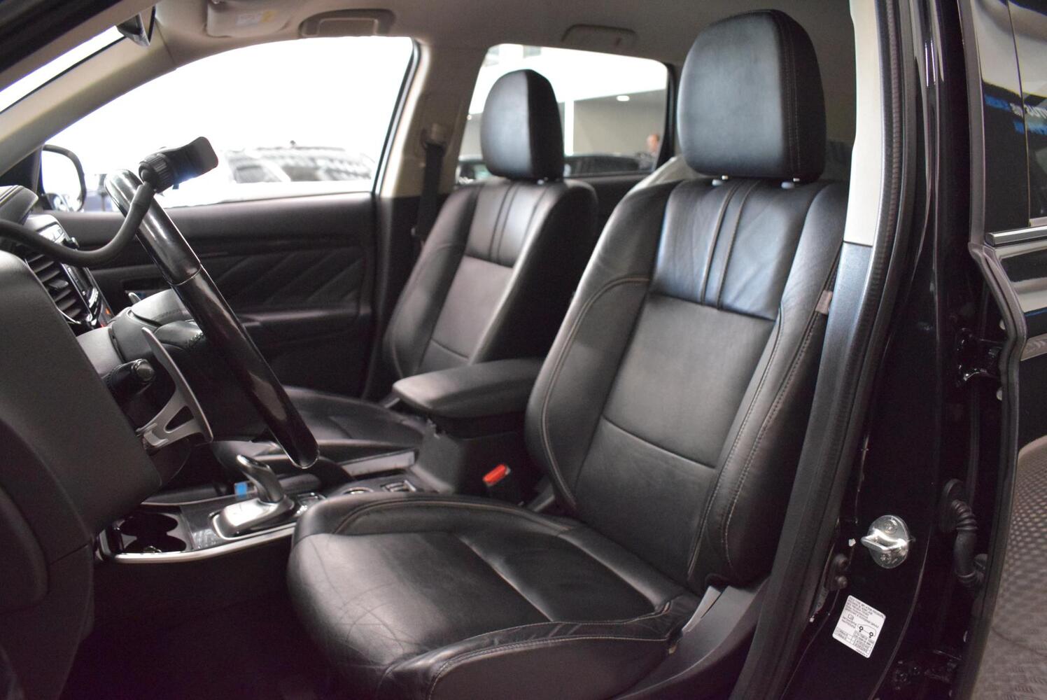 Mitsubishi Outlander PHEV vaihtoauto