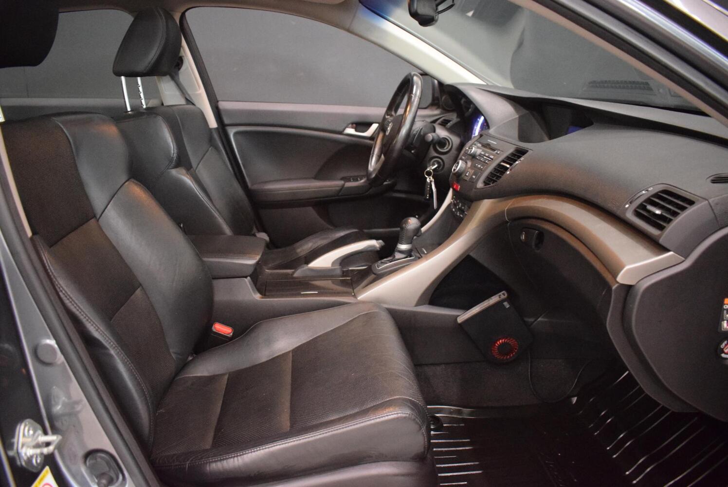Honda Accord vaihtoauto