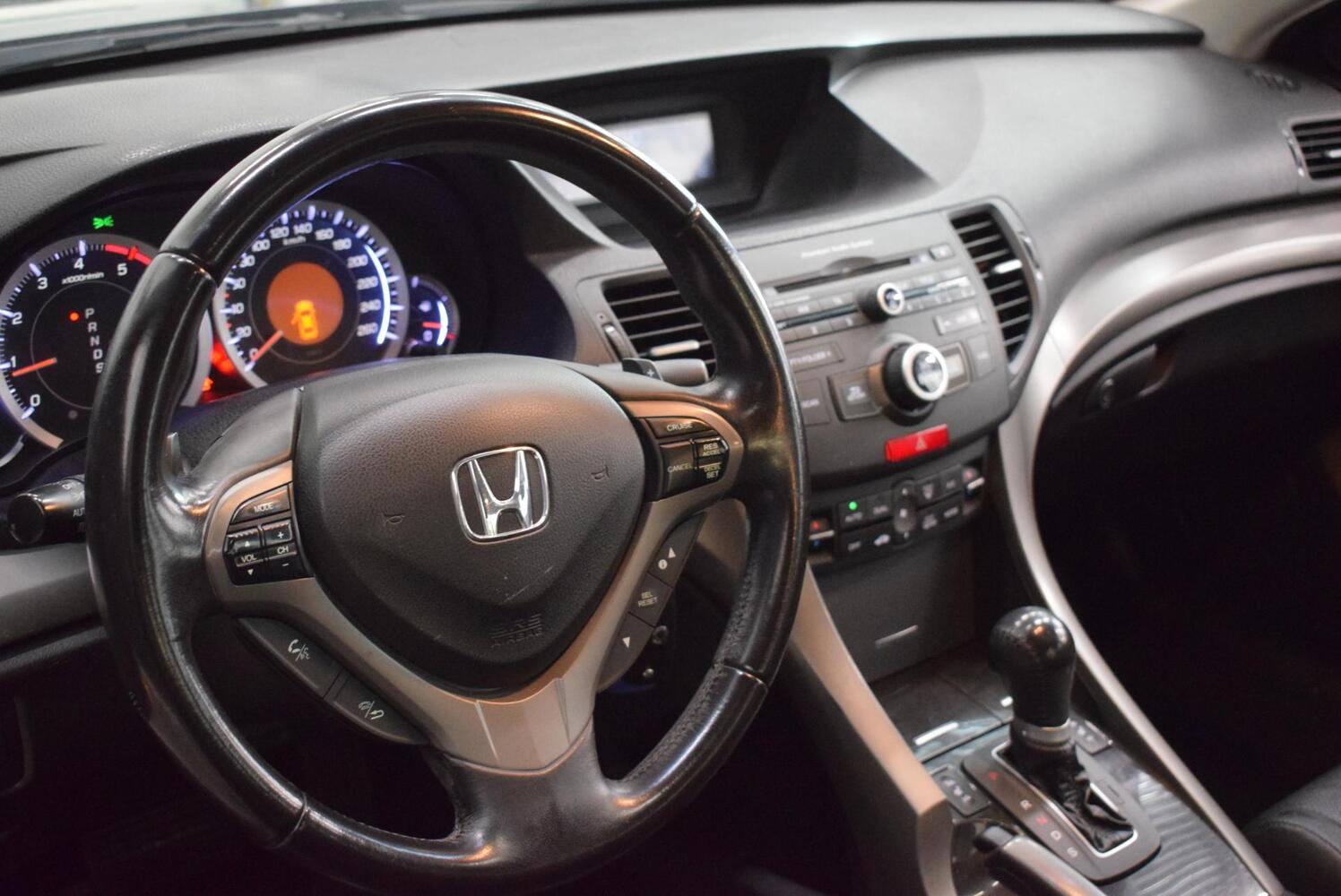 Honda Accord vaihtoauto