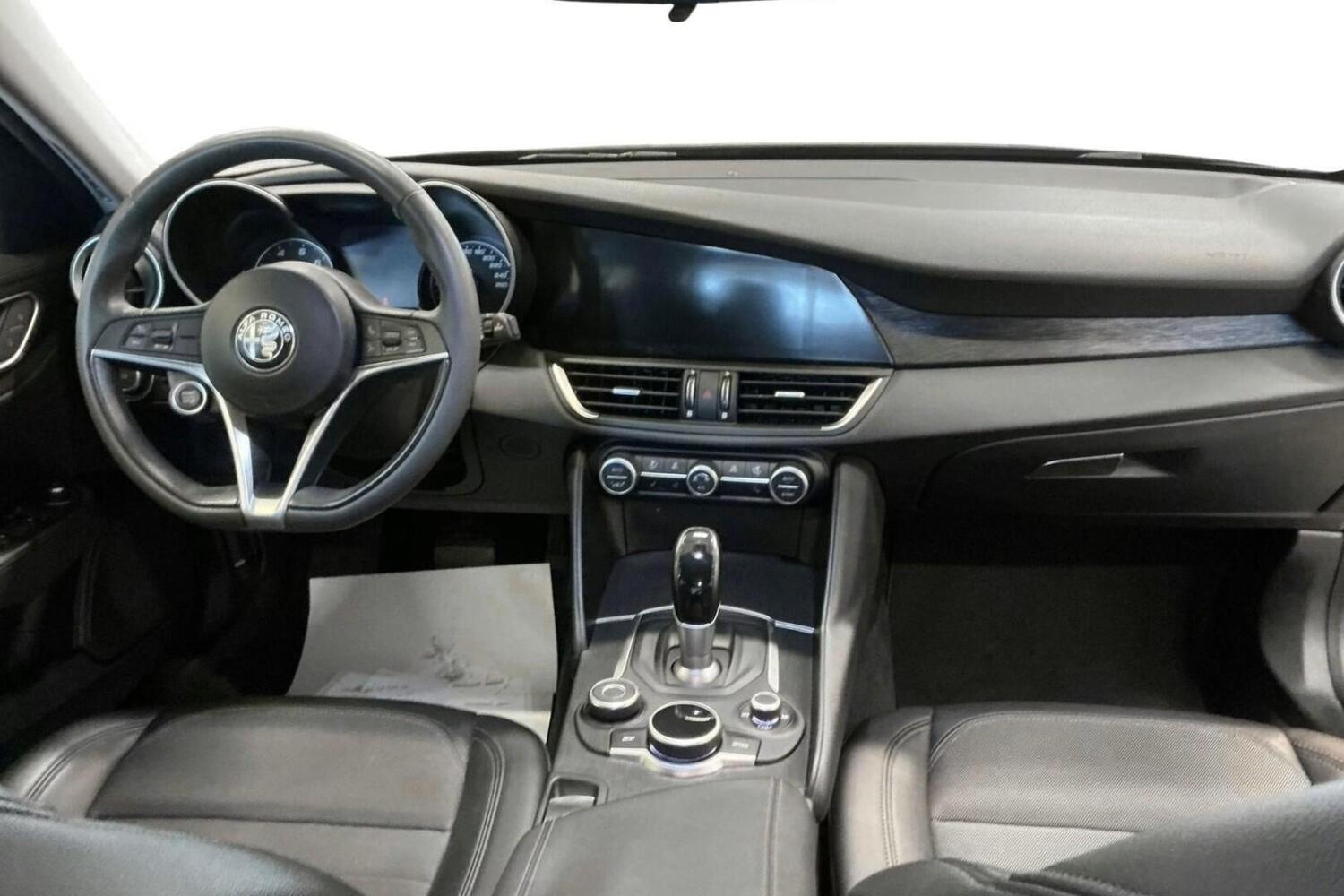 Alfa Romeo Giulia vaihtoauto