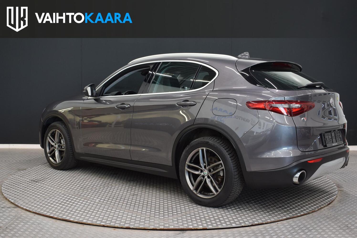 Alfa Romeo Stelvio vaihtoauto