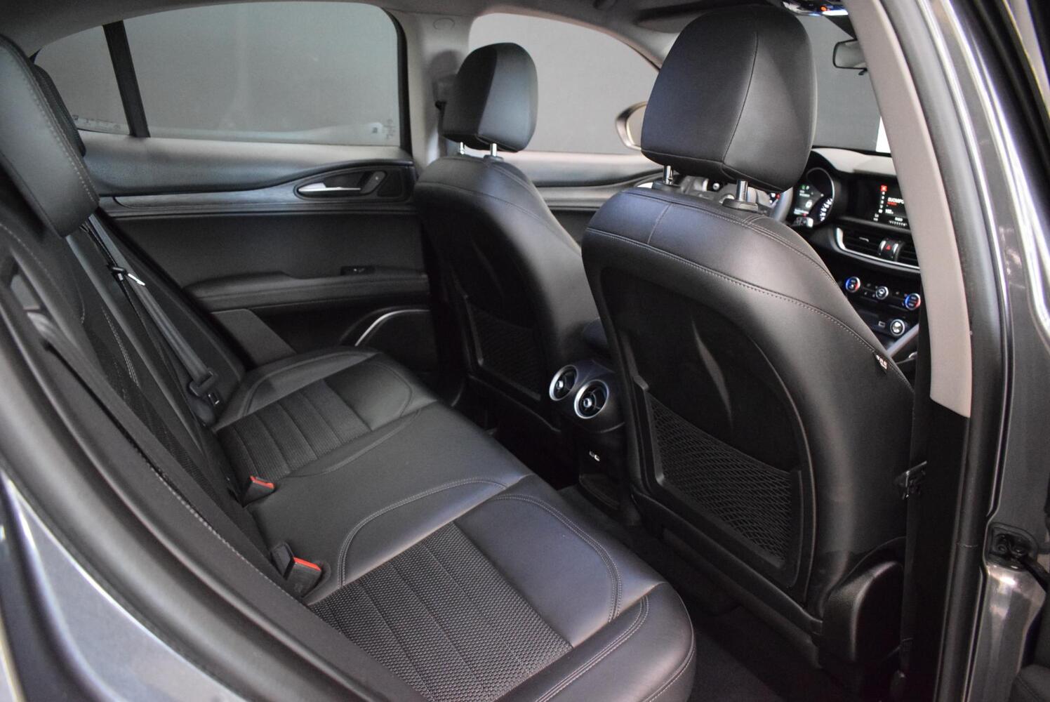 Alfa Romeo Stelvio vaihtoauto