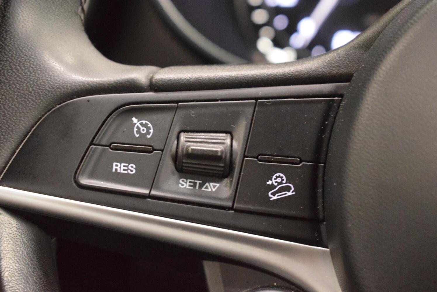 Alfa Romeo Stelvio vaihtoauto