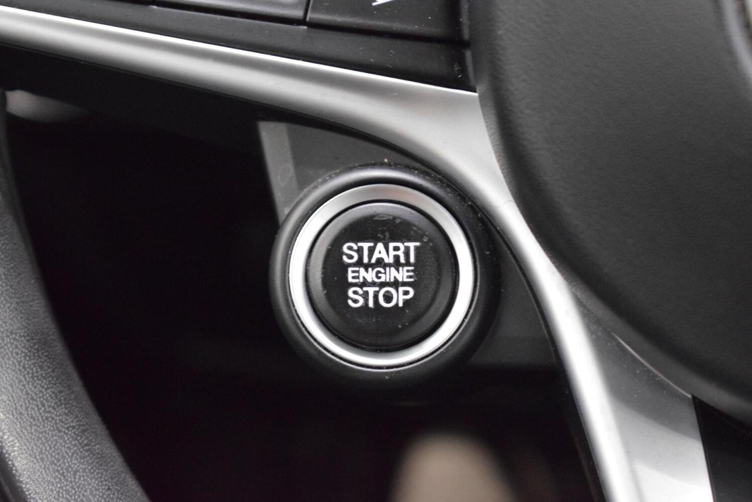 Alfa Romeo Stelvio vaihtoauto