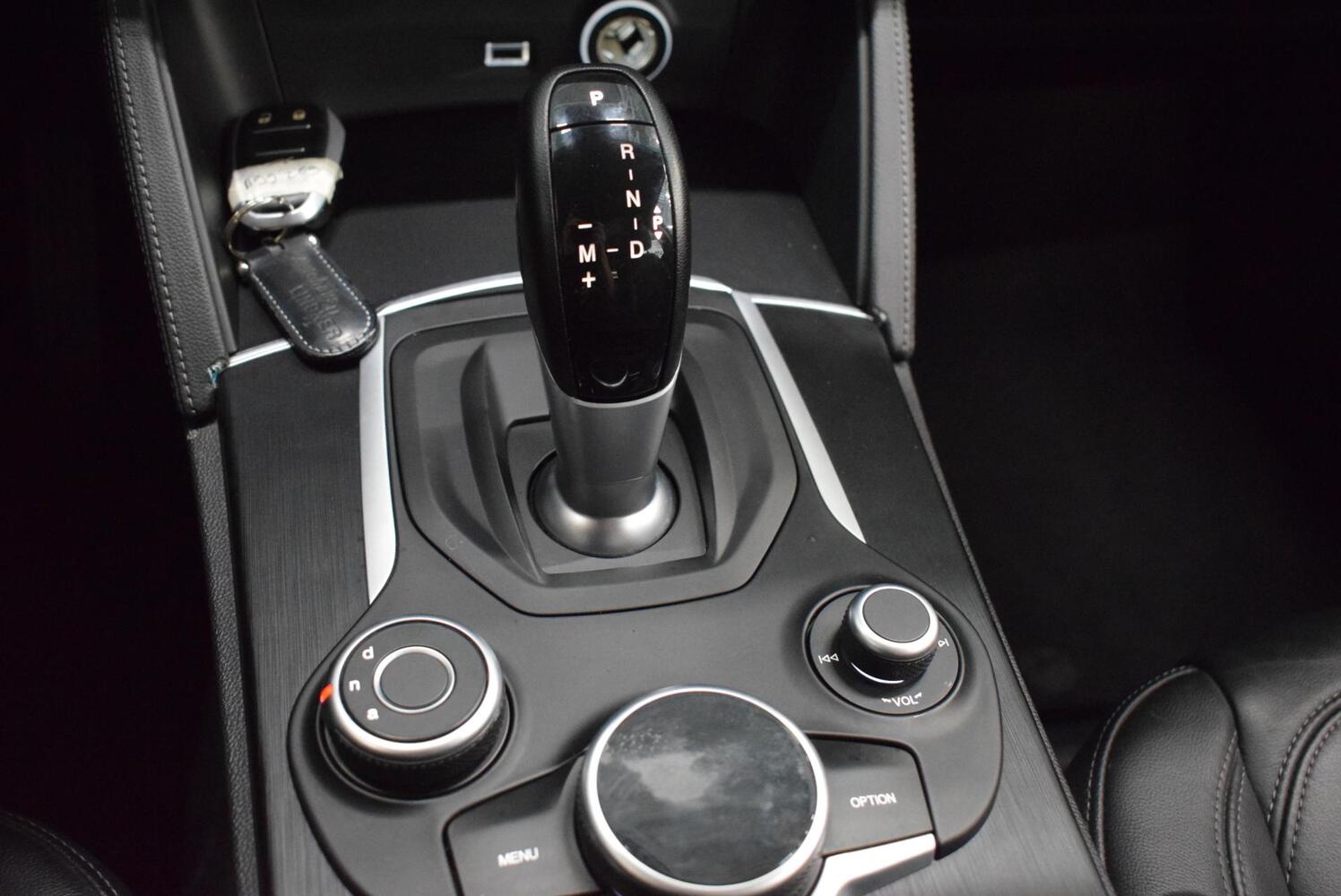 Alfa Romeo Stelvio vaihtoauto