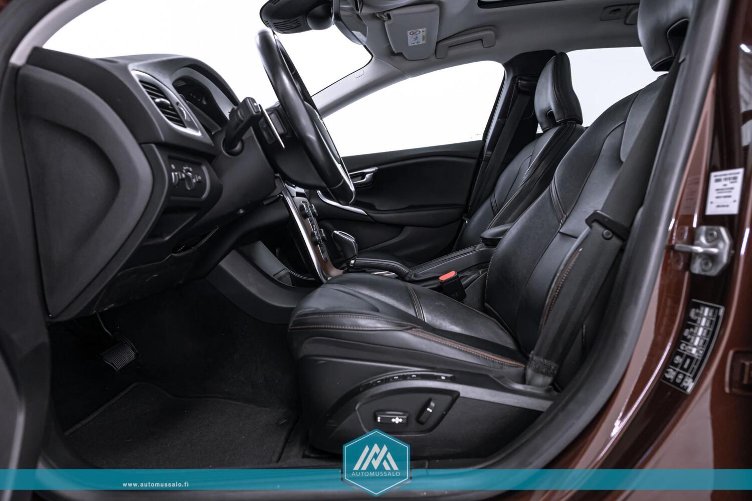 Volvo V40 Cross Country vaihtoauto