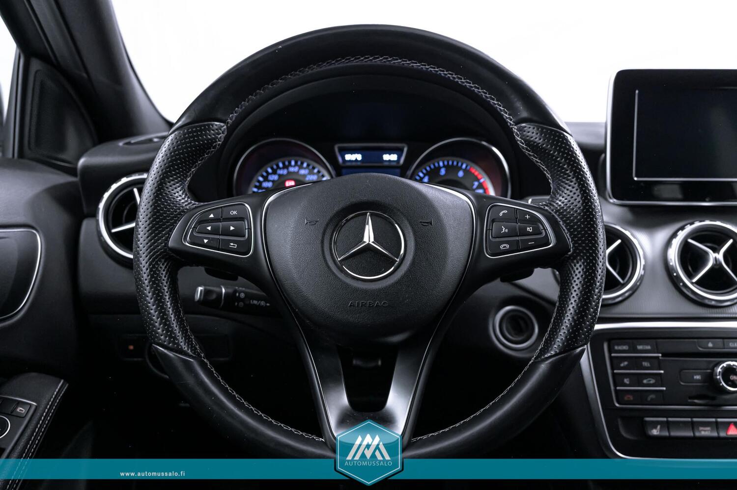 Mercedes-Benz GLA vaihtoauto