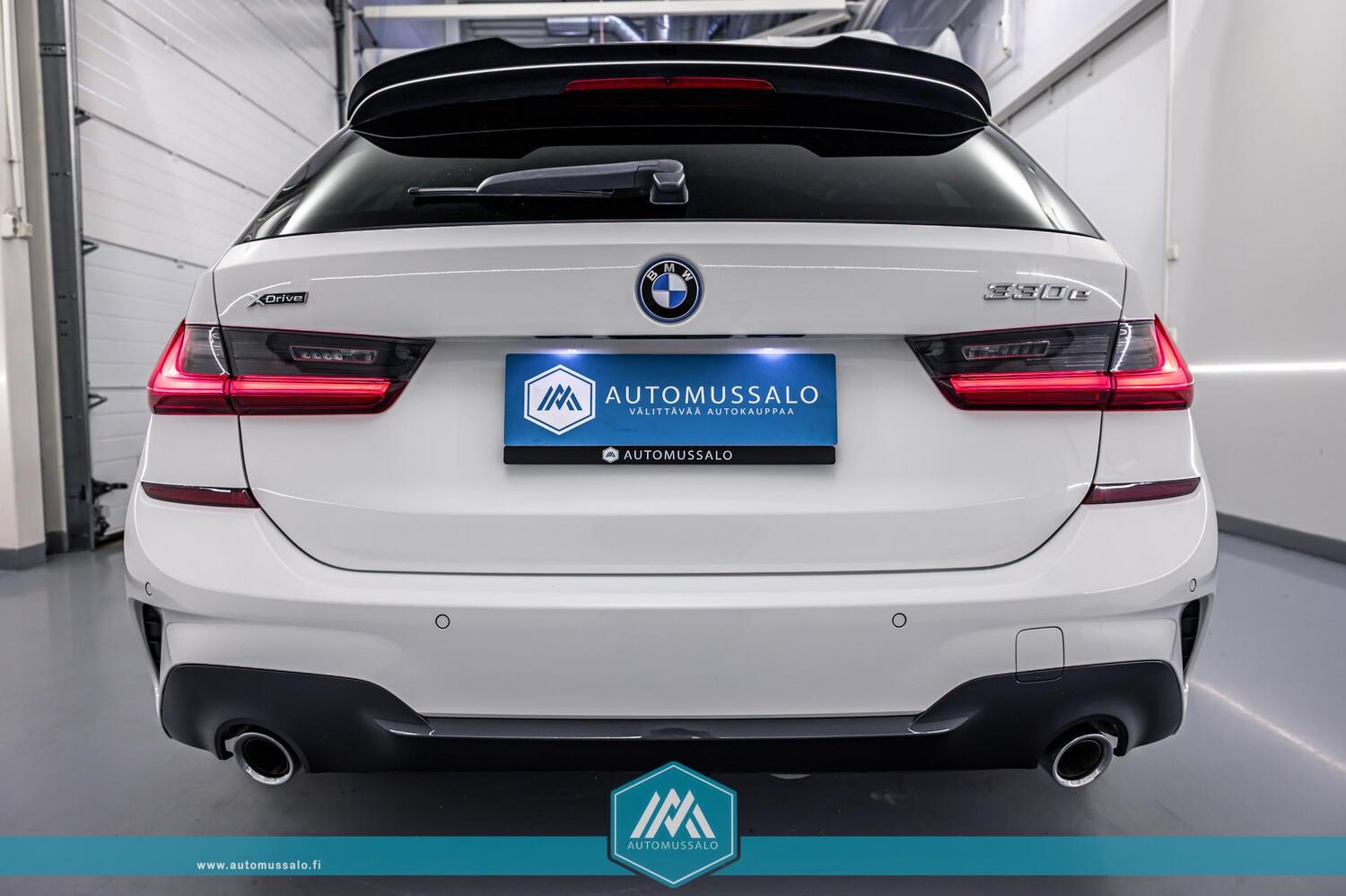 BMW 330 vaihtoauto