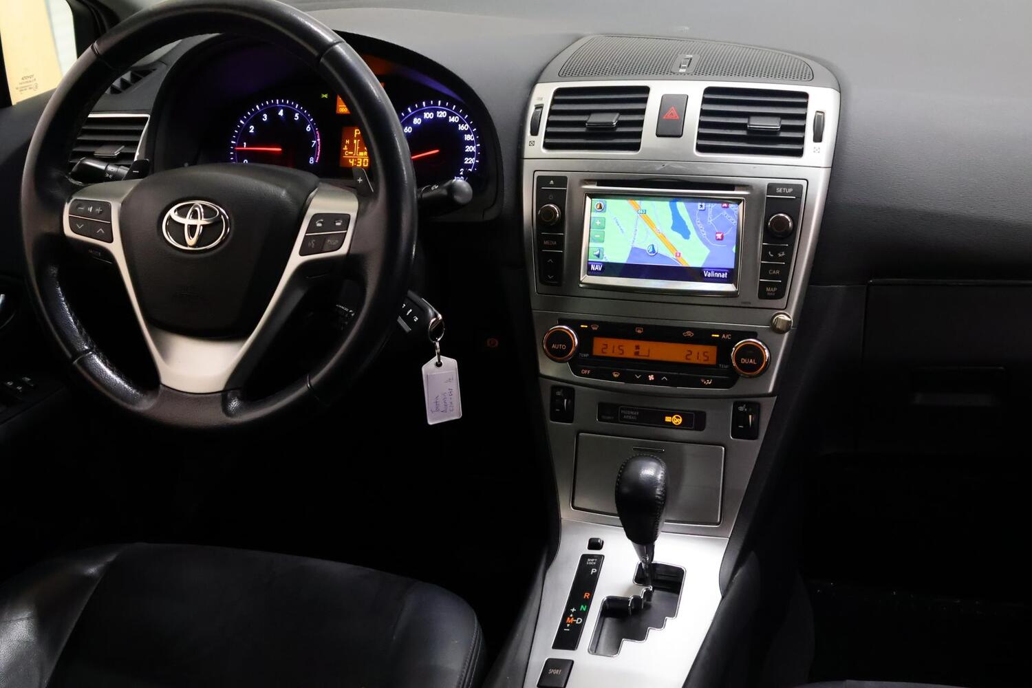 Toyota Avensis vaihtoauto