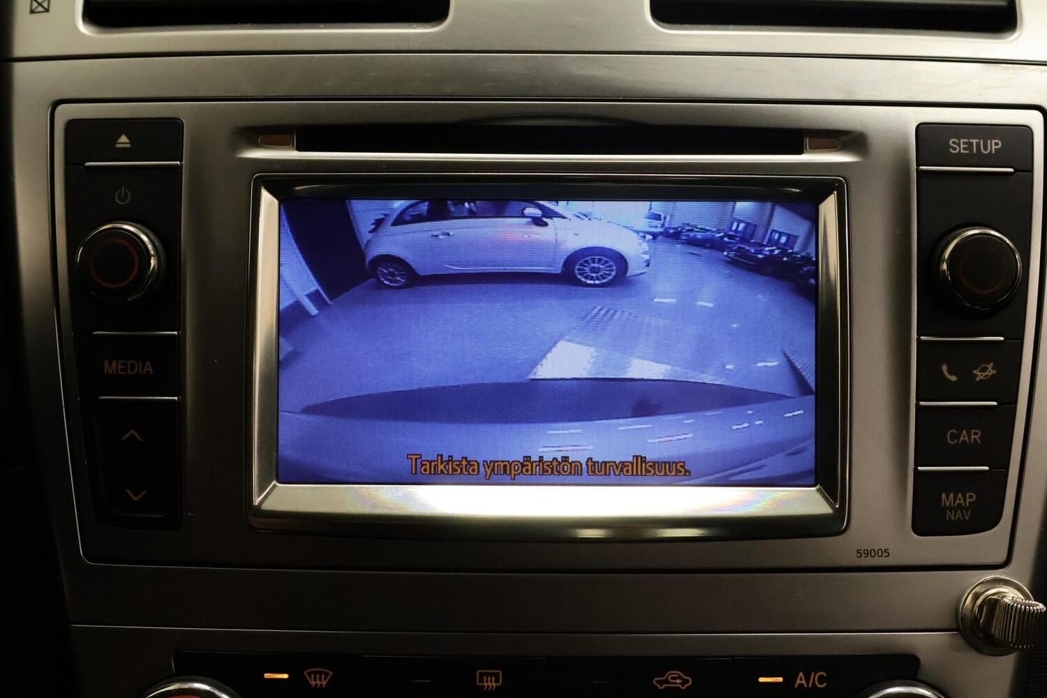 Toyota Avensis vaihtoauto
