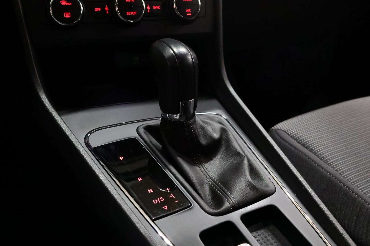 SEAT Leon vaihtoauto