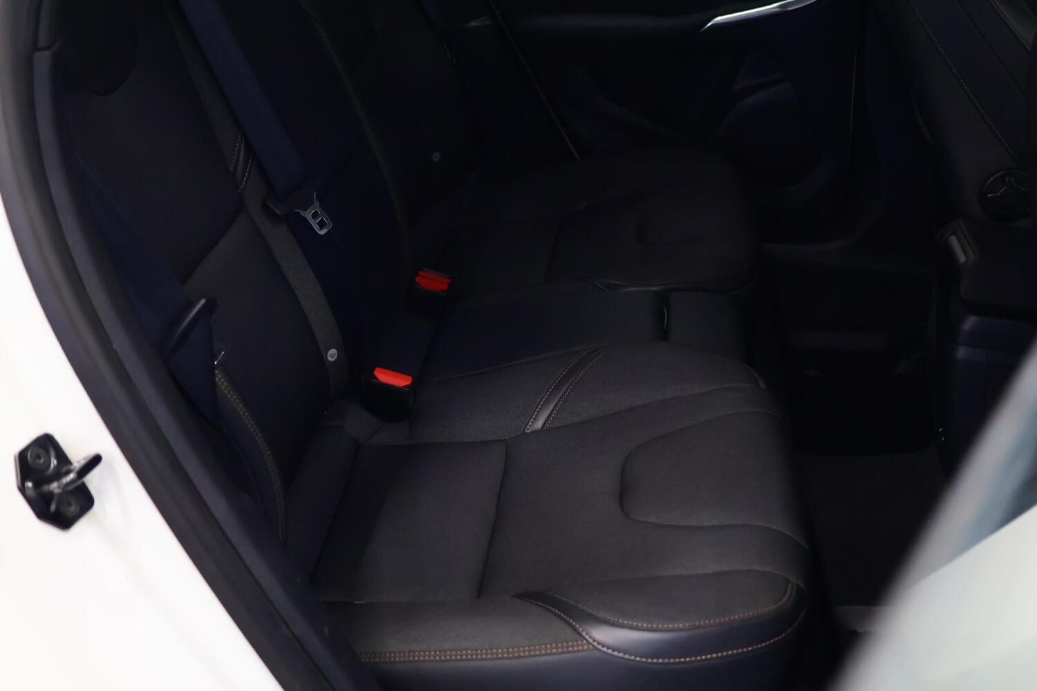 Volvo V40 Cross Country vaihtoauto