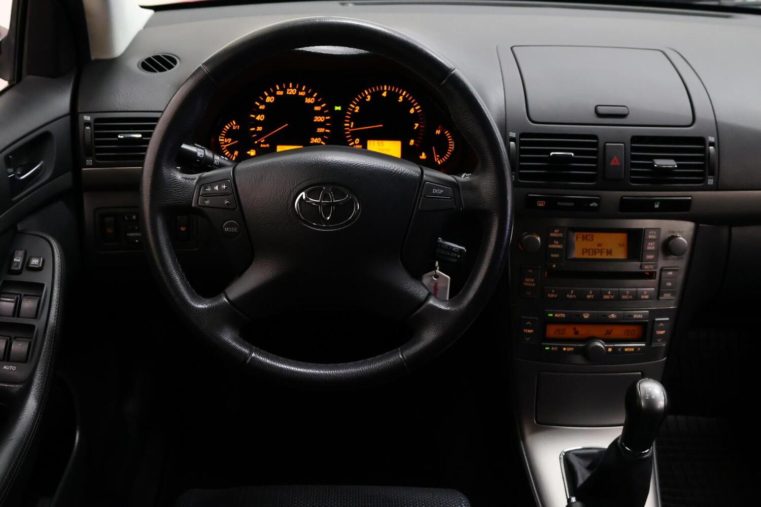 Toyota Avensis vaihtoauto